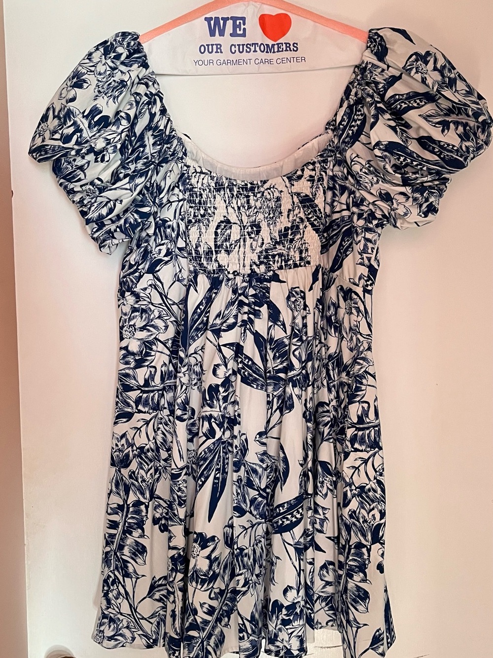 Abercrombie & Fitch White dress with Navy Floral Print - Picture 2 of 3